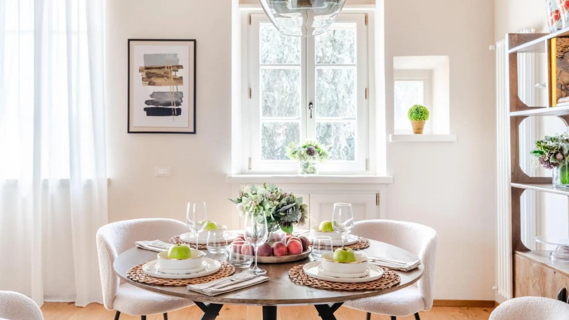Letters From Lucca Contemporary 2 Bedrooms 2 Bathrooms Apartment