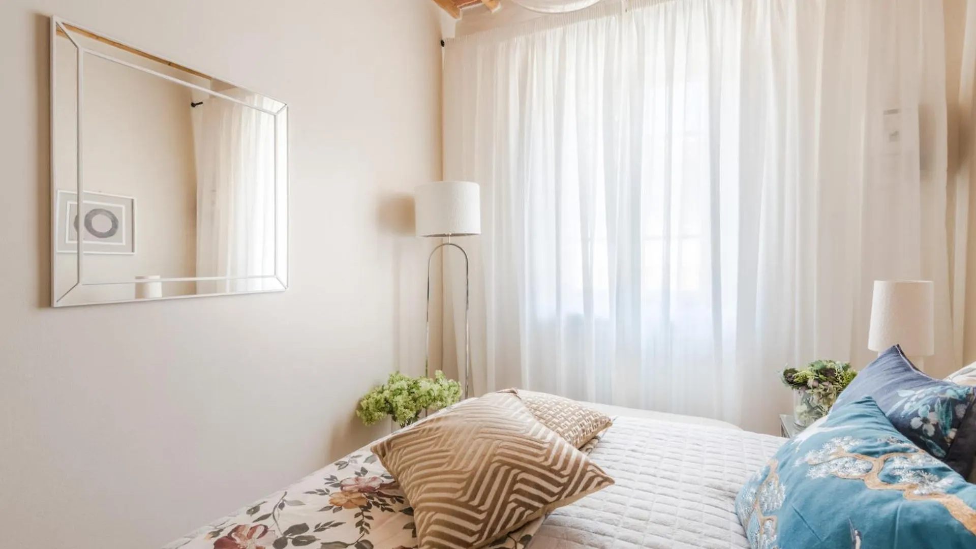 Letters From Lucca Contemporary 2 Bedrooms 2 Bathrooms Apartment Italy