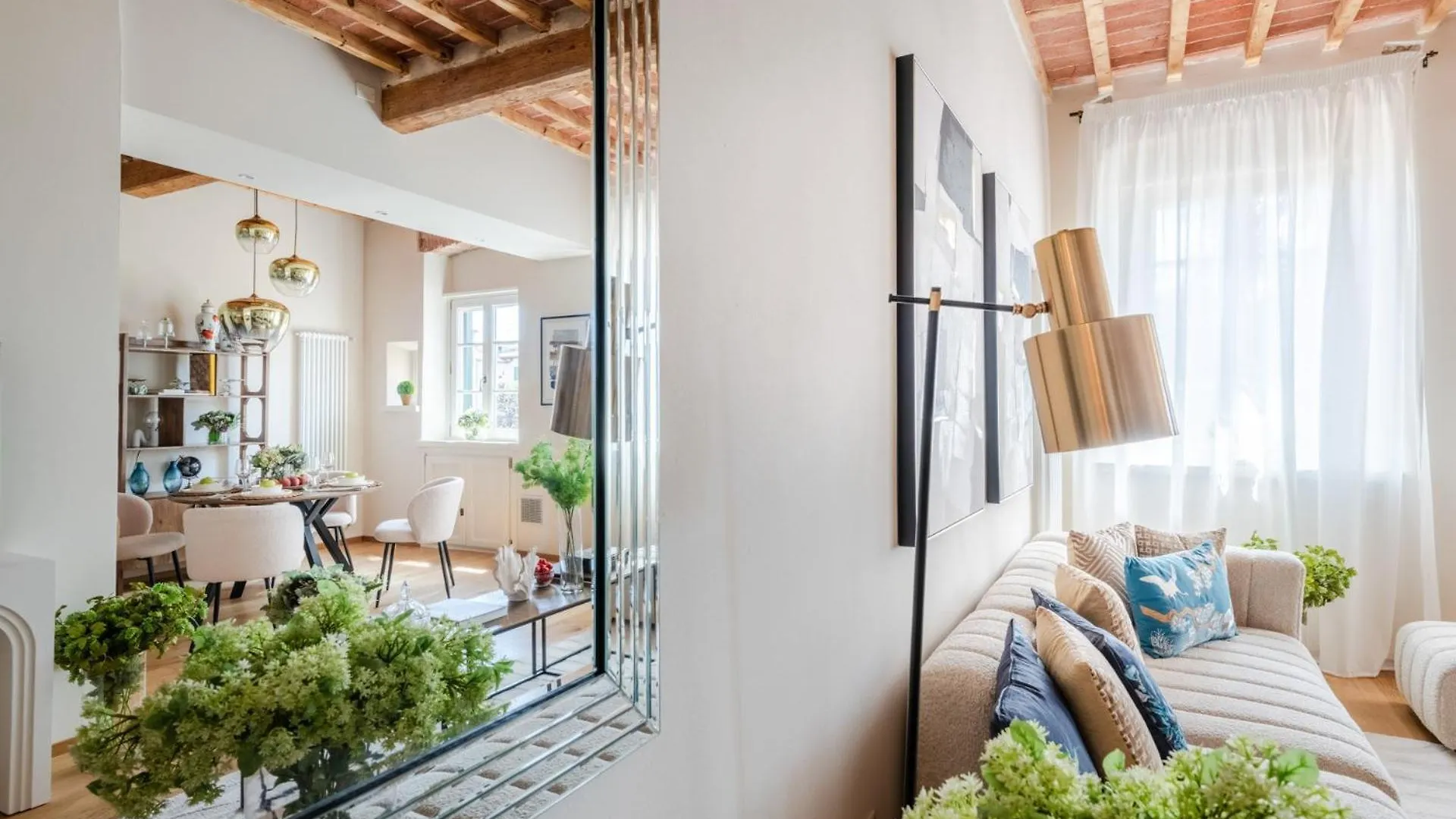 Letters From Lucca Contemporary 2 Bedrooms 2 Bathrooms Apartment