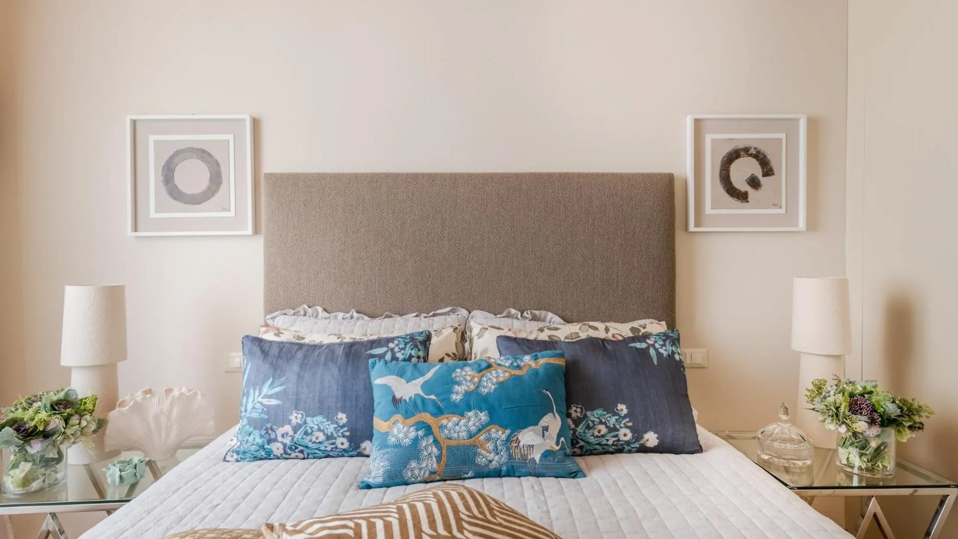 Letters From Lucca Contemporary 2 Bedrooms 2 Bathrooms Apartment