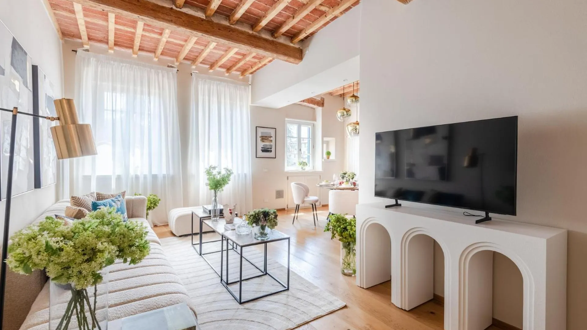 Letters From Lucca Contemporary 2 Bedrooms 2 Bathrooms Apartment Italy