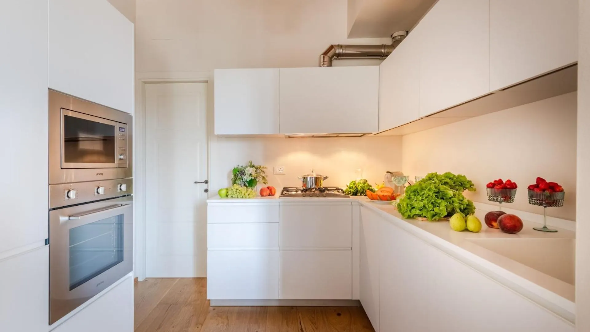 Letters From Lucca Contemporary 2 Bedrooms 2 Bathrooms Apartment