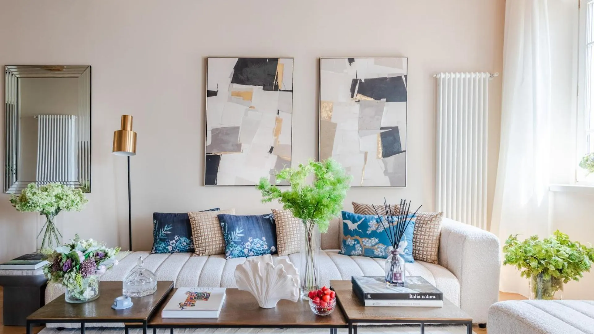 Letters From Lucca Contemporary 2 Bedrooms 2 Bathrooms Apartment